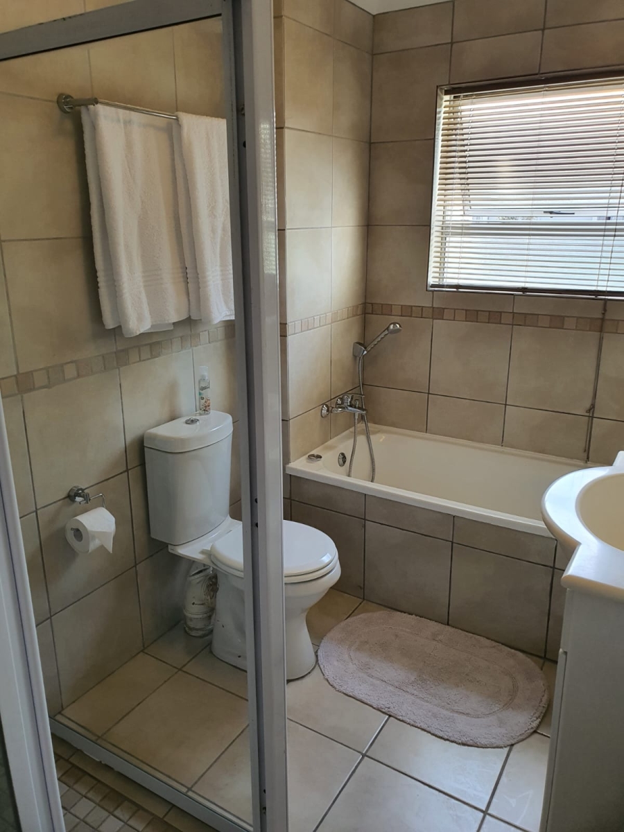 To Let 2 Bedroom Property for Rent in Heritage Park Western Cape